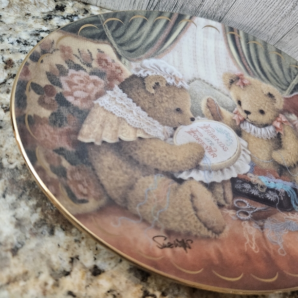 Franklin Mint FRIENDS ARE FUR-EVER Bear Collector's Plate Sue Willis Franklin - Picture 5 of 11